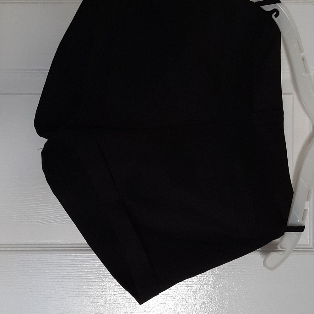 Shorts - Picture 3 of 3